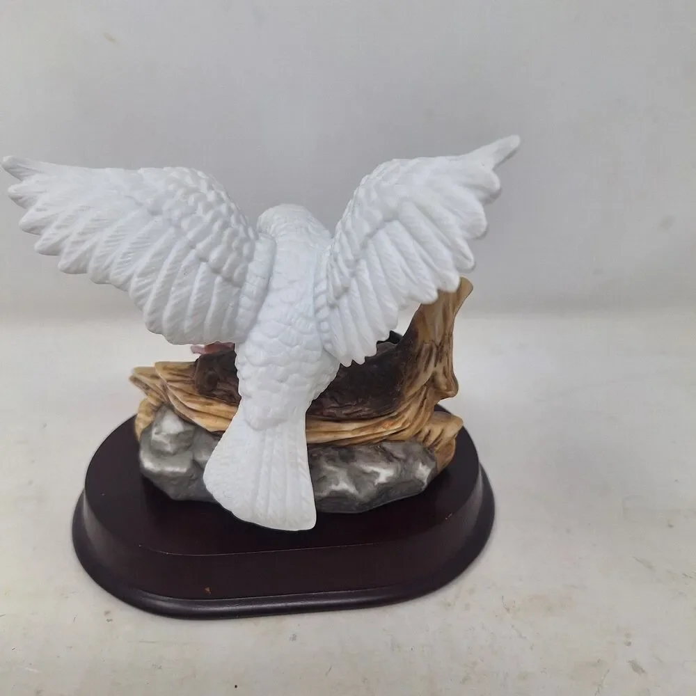 Wellington Collection White Dove On Wood Stand Figurine Rose Floral Branch
